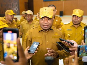 Gubernur Papua, Matius D. Fakhiri usai apel perdana Pemprov Papua / Istimewa
