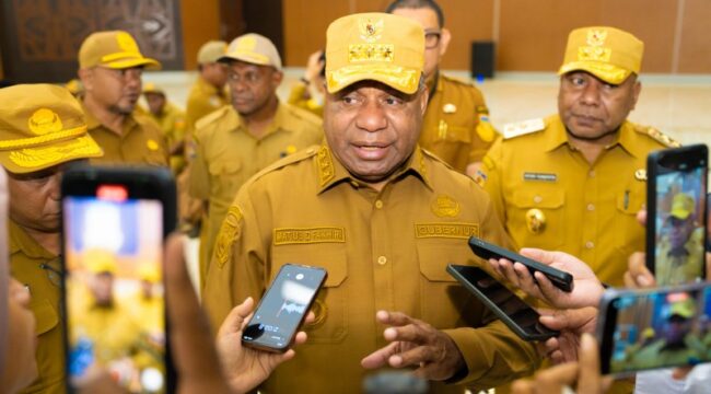 Gubernur Papua, Matius D. Fakhiri usai apel perdana Pemprov Papua / Istimewa