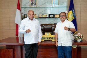 Gubernur Papua, Matius D. Fakhiri bersama Juru Bicara, M. Rifai Darus / Istimewa