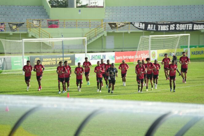 
					Skuad Persipura berlatih jelang menghadapi Barito Putera 