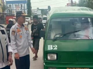 Kadishub Kota Jayapura saat melakukan penertiban di jalanan / dok Dishub Kota Jayapura