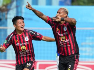 Selebrasi Artur Vieira usai mencetak gol ke gawang Persiku Kudus / Instagram Persipura