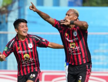 Selebrasi Artur Vieira usai mencetak gol ke gawang Persiku Kudus / Instagram Persipura