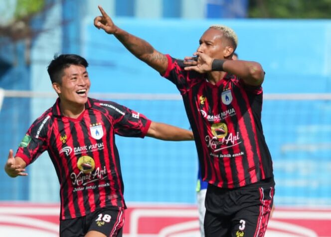 
					Selebrasi Artur Vieira usai mencetak gol ke gawang Persiku Kudus / Instagram Persipura
