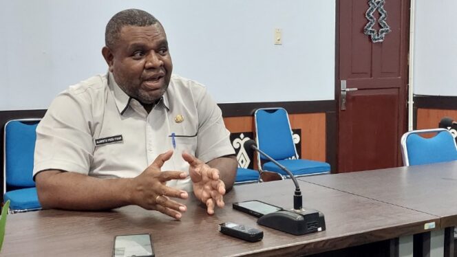 
					Plt Kepala Disperindagkop dan UKM Kota Jayapura, Alberto Fred Itaar / Euforia.id