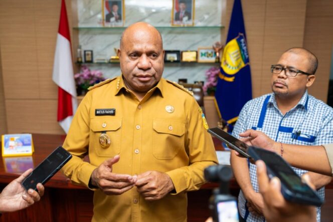 
					Gubernur Papua, Matius D. Fakhiri / Istimewa