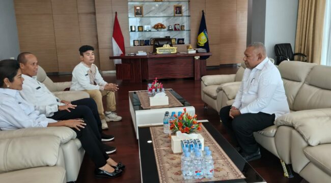 Wagub Aryoko Rumaropen saat menerima kunjungan Anggota KEPP Otsus / Istimewa