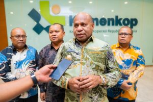 Gubernur Papua, Matius D. Fakhiri / Istimewa