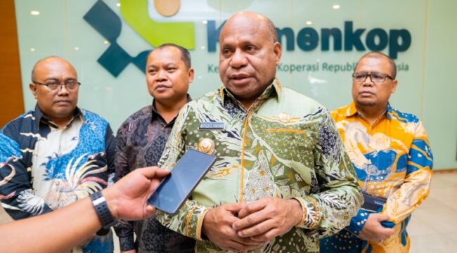 Gubernur Papua, Matius D. Fakhiri / Istimewa