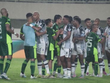 PSS Sleman dan Persipura Jayapura usai berduel di Stadion Maguwoharjo / Pulex Persipura