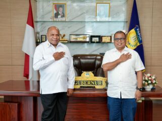 Gubernur Papua, Matius D. Fakhiri bersama Jubir M. Rifai Darus / Istimewa