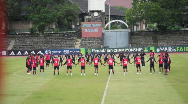 Persipura mematangkan persiapan di Stadion Sriwedari, Surakarta, jelang menghadapi Kendal Tornado / Istimewa