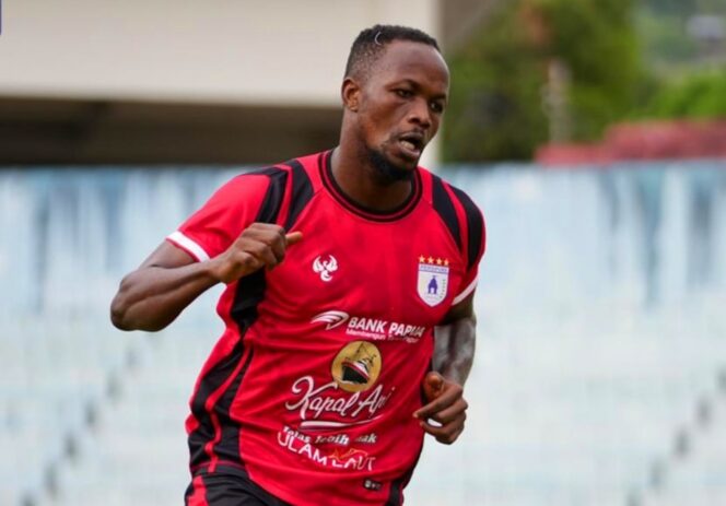 
					Striker baru Persipura, Victor Mansaray / Ofisial Persipura