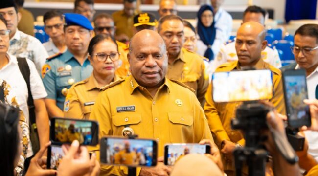 Gubernur Papua, Matius D. Fakhiri / Istimewa