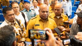 Gubernur Provinsi Papua, Matius D. Fakhiri / Istimewa