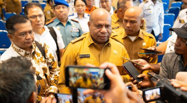 Gubernur Provinsi Papua, Matius D. Fakhiri / Istimewa  