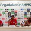 Kelly Sroyer bersama Rahmad Darmawan dalam konferensi pers jelang laga Persipura vs Deltras / Istimewa