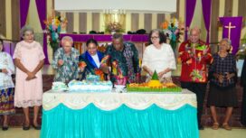 Gubernur Papua Matius D. Fakhiri menghadiri perayaan Hari Ulang Tahun (HUT) ke-71 Jemaat GKI Paulus Dok V Jayapura / Istimewa