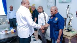 Gubernur Papua, Matius D. Fakhiri bertemu pengurus PBFI Papua / Istimewa