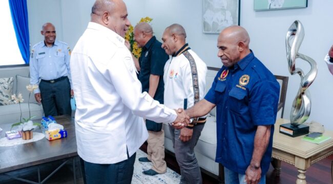 Gubernur Papua, Matius D. Fakhiri bertemu pengurus PBFI Papua / Istimewa