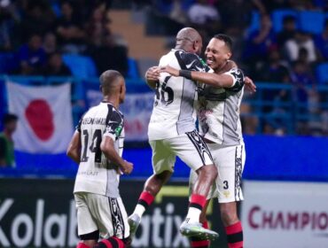 Boaz Solossa merayakan gol kemenangan Persipura ke gawang Persiba Balikpapan / Ofisial Persipura