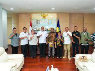 Gubernur Papua, Matius D. Fakhiri bersama pimpinan sejumlah media di Jayapura / Istimewa