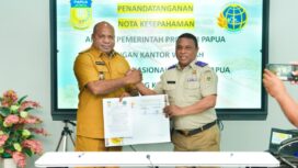 Gubernur Papua, Matius D. Fakhiri bersama Kepala Kantor Wilayah BPN Provinsi Papua, Roy Eduard Fabian Wayoi, usai penandatanganan MoU / Istimewa