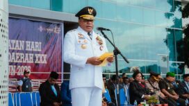 Gubernur Papua, Matius D. Fakhiri memimpin upacara peringatan Hari Otonomi Daerah (Otda) ke-30 / Istimewa