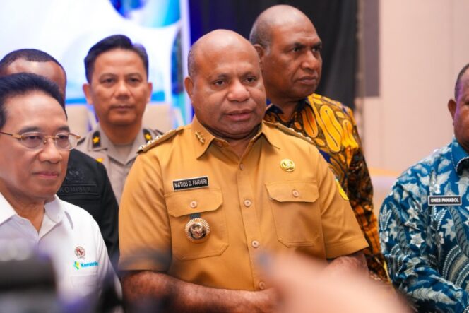 
					Gubernur Papua, Matius D. Fakhiri / Istimewa