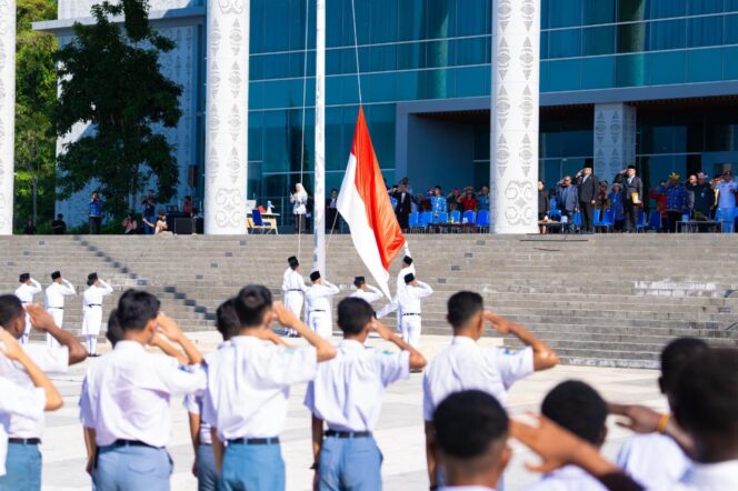 
					Upacara peringatan Hardiknas 2026 di Halaman Kantor Gubernur Papua / Istimewa