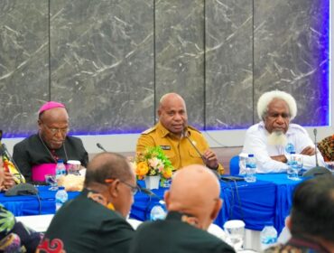 Gubernur Papua, Matius D. Fakhiri menggelar pertemuan dengan FKUB Provinsi Papua / Istimewa 