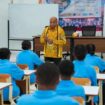 Gubernur Papua, Matius D. Fakhiri dalam kunjungannya ke Dapur MBG di Sarmi / Istimewa