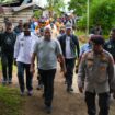 Gubernur Papua Matius D. Fakhiri melakukan kunjungan kerja ke Puskesmas Bagusa Trimuris di Distrik Mamberamo Hilir / Istimewa