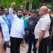 Gubernur Papua, Matius D. Fakhiri dalam kunjungannya ke Mamberamo Raya / Istimewa