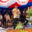 Gubernur Papua, Matius D. Fakhiri saat mengunjungi Kepulauan Numfor / Istimewa