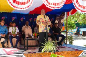 Gubernur Papua, Matius D. Fakhiri saat mengunjungi Kepulauan Numfor / Istimewa