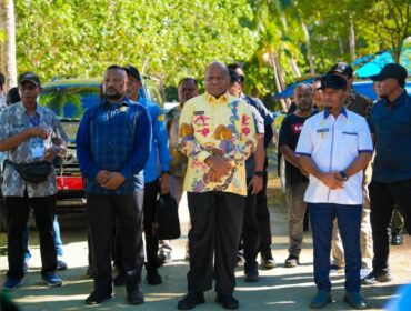 Gubernur Papua, Matius D. Fakhiri mengunjungi Kepulauan Numfor / Istimewa