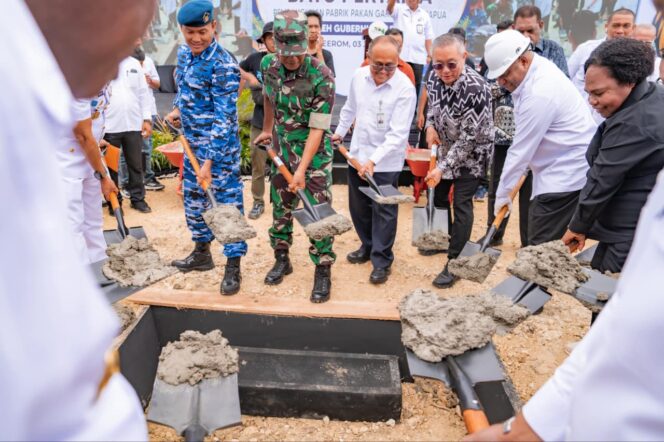 
					Pelatakan batu pertama Pabrik Pakan Garuda Bumi Papua di Kabupaten Keerom / Istimewa