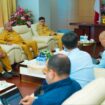 Manajemen Rumah Sakit Umum Pusat (RSUP) Jayapura melaporkan perkembangan pelayanan kesehatan selama satu tahun beroperasi kepada Gubernur / Istimewa
