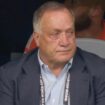 Pelatih Timnas Curacao, Dick Advocaat tampak menangis usai anak asuhnya berhasil mencetak gol ke gawang Manuel Neuer  