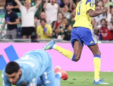Alexander Isak mencetak gol ke gawang Tunisia / FIFA