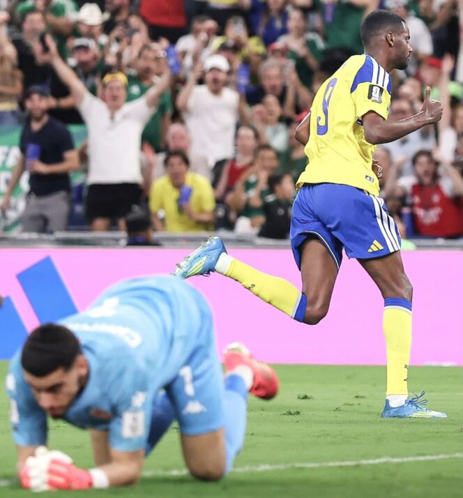 
					Alexander Isak mencetak gol ke gawang Tunisia / FIFA